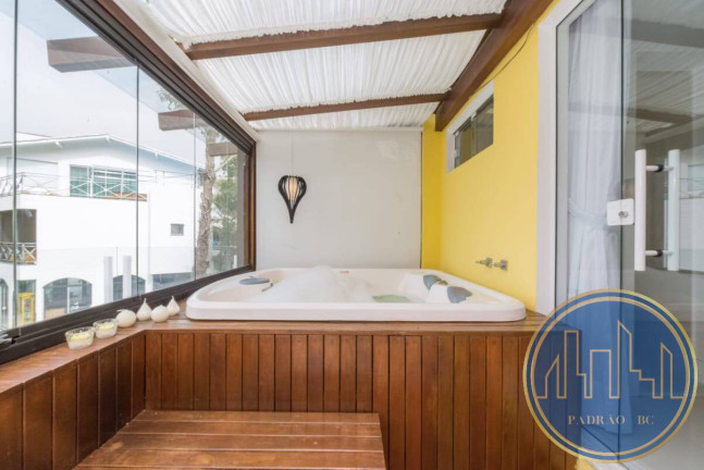 Imagem Casa com 3 Quartos para Temporada, 350 m² em Praia Das Taquaras - Balneário Camboriú Imagem Casa com 3 Quartos para Temporada, 350 m² em Praia Das Taquaras - Balneário Camboriú