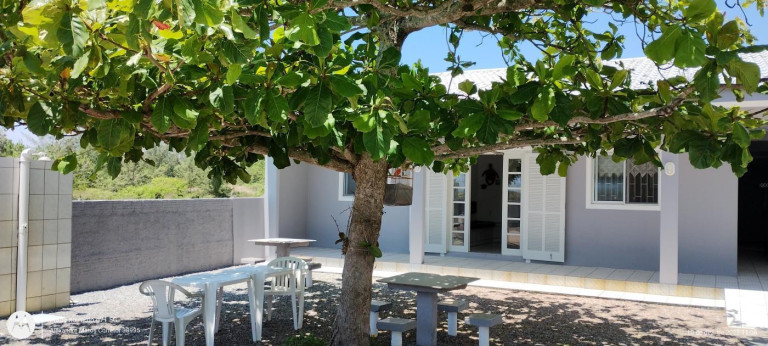 Imagem Casa com 3 Quartos para Alugar,  em Praia Da Pinheira - Palhoça