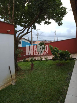 Imagem Casa com 3 Quartos à Venda, 360 m² em Paranaguamirim - Joinville Imagem Casa com 3 Quartos à Venda, 360 m² em Paranaguamirim - Joinville