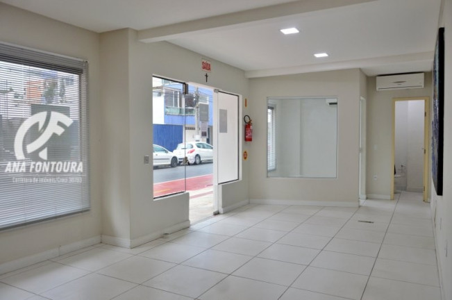 Imagem Sala Comercial à Venda, 92 m² em Centro - Balneário Camboriú Imagem Sala Comercial à Venda, 92 m² em Centro - Balneário Camboriú