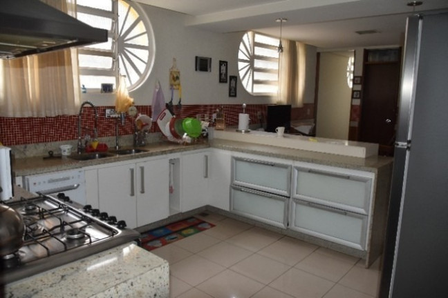Imagem Imóvel com 7 Quartos à Venda, 457 m² em Asa Sul - Brasília Imagem Imóvel com 7 Quartos à Venda, 457 m² em Asa Sul - Brasília