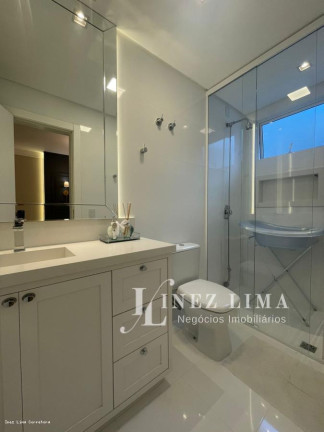 Imagem Apartamento com 4 Quartos à Venda, 181 m² em Meia Praia