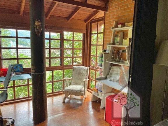 Imagem Casa com 4 Quartos à Venda, 237 m² em Itacorubi - Florianópolis