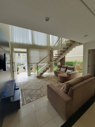 Imagem Casa com 4 Quartos para Temporada, 222 m² em Bombas - Bombinhas