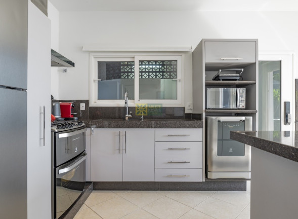 Imagem Casa com 7 Quartos à Venda, 360 m² em Balneário Perequê - Porto Belo Imagem Casa com 7 Quartos à Venda, 360 m² em Balneário Perequê - Porto Belo