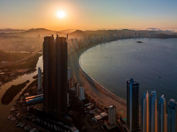 Imagem Apartamento com 7 Quartos à Venda, 421 m² em Barra Sul - Balneário Camboriú Imagem Apartamento com 7 Quartos à Venda, 421 m² em Barra Sul - Balneário Camboriú