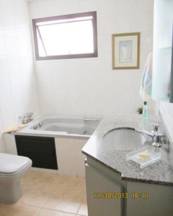 Imagem Apartamento com 4 Quartos à Venda, 228 m² em Pitangueiras - Guarujá