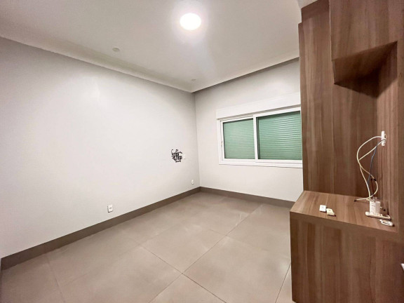 Imagem Casa com 3 Quartos à Venda, 222 m² em Cascavel