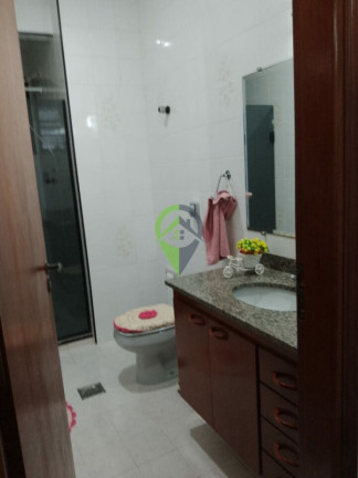 Imagem Casa com 4 Quartos à Venda, 183 m² em Boqueirão - Santos