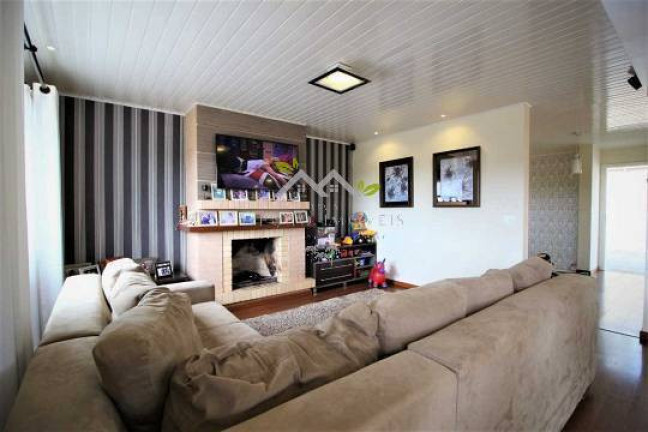 Imagem Casa com 3 Quartos à Venda, 270 m² em Vila Telma - Campos Do Jordão