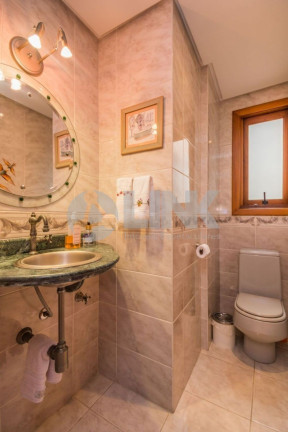 Imagem Imóvel com 3 Quartos à Venda, 383 m² em Auxiliadora - Porto Alegre Imagem Imóvel com 3 Quartos à Venda, 383 m² em Auxiliadora - Porto Alegre
