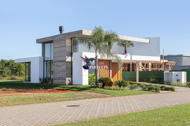 Imagem Casa com 3 Quartos à Venda, 204 m² em Centenário - Torres