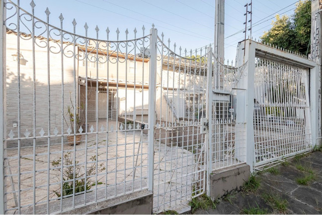 Imagem Casa com 3 Quartos à Venda, 300 m² em Jardim Sabará - Porto Alegre