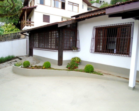 Imagem Casa com 5 Quartos à Venda, 300 m² em Iucas - Teresópolis