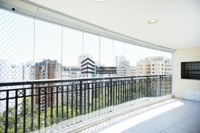 Apartamento com 4 Quartos para Alugar, 230 m² em Brooklin - São Paulo