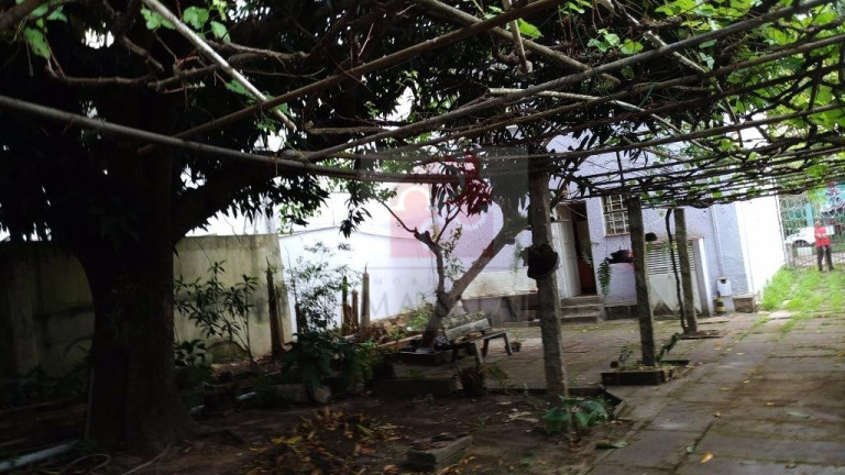 Imagem Casa com 3 Quartos à Venda, 210 m² em Menino Deus - Porto Alegre Imagem Casa com 3 Quartos à Venda, 210 m² em Menino Deus - Porto Alegre