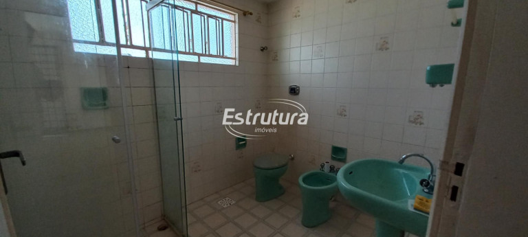 Imagem Casa com 3 Quartos à Venda, 110 m² em Centro - Santa Maria Imagem Casa com 3 Quartos à Venda, 110 m² em Centro - Santa Maria
