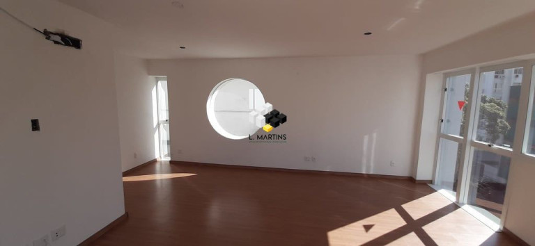 Sala Comercial à Venda, 43 m² em Menino Deus - Porto Alegre