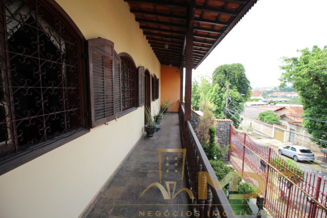 Imagem Casa com 5 Quartos à Venda, 400 m² em Vila Cloris - Belo Horizonte