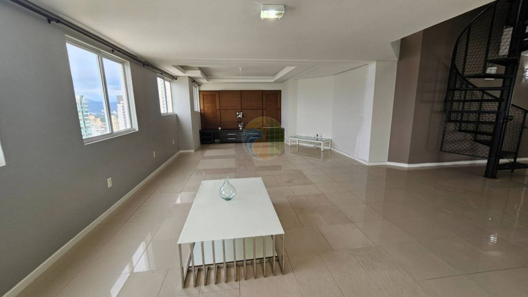Imagem Cobertura com 5 Quartos à Venda, 574 m² em Centro - Balneário Camboriú