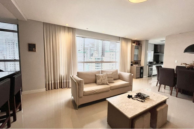 Imagem Imóvel com 3 Quartos à Venda, 122 m² em Pioneiros - Balneário Camboriú