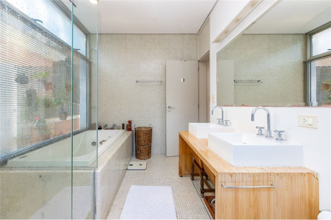 Imagem Casa com 4 Quartos à Venda,  em Granja Julieta - São Paulo