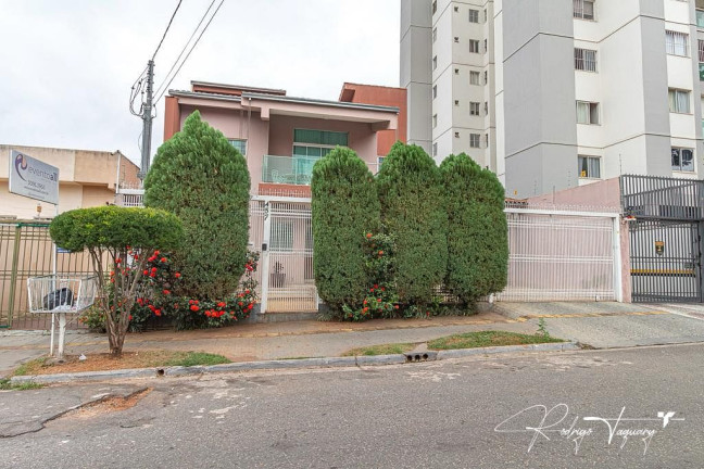 Sobrado com 4 Quartos à Venda, 421 m² em Jardim América - Goiânia