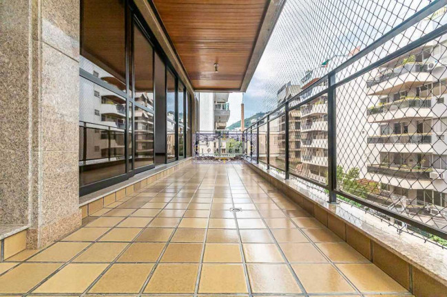 Imagem Apartamento com 4 Quartos à Venda, 220 m² em Tijuca - Rio De Janeiro Imagem Apartamento com 4 Quartos à Venda, 220 m² em Tijuca - Rio De Janeiro