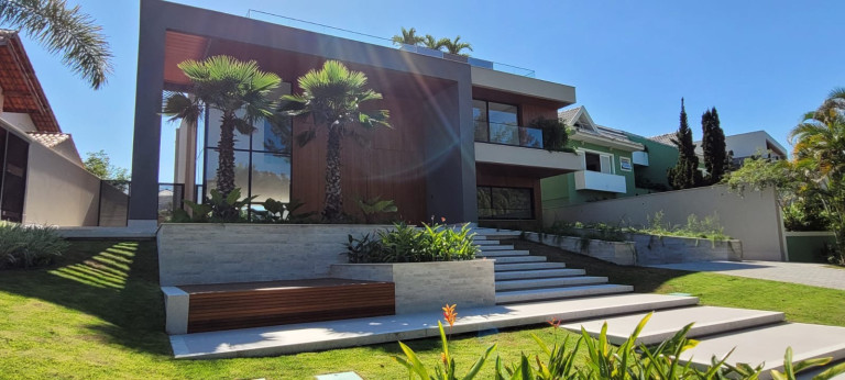 Imagem Casa com 5 Quartos à Venda, 1.412 m² em Barra Da Tijuca - Rio De Janeiro Imagem Casa com 5 Quartos à Venda, 1.412 m² em Barra Da Tijuca - Rio De Janeiro