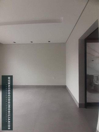 Imagem Casa com 4 Quartos à Venda, 240 m² Imagem Casa com 4 Quartos à Venda, 240 m²
