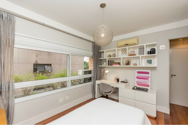 Imagem Imóvel com 3 Quartos à Venda, 243 m² em Vila Uberabinha - São Paulo