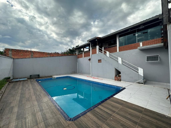 Sobrado com 3 Quartos à Venda, 215 m² em Clube Dos Oficiais - Suzano
