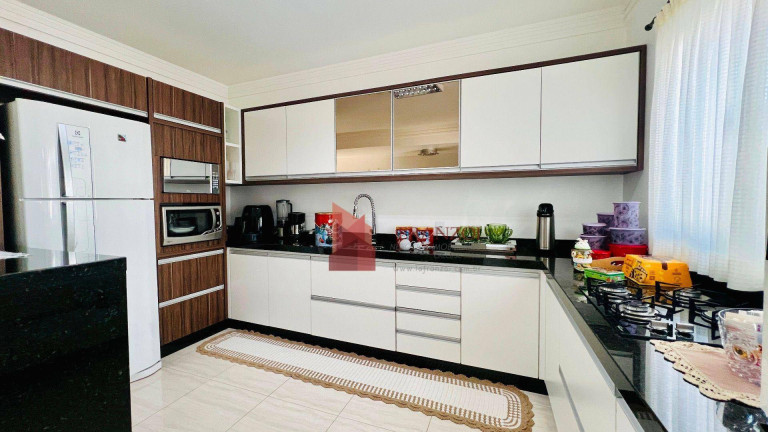 Imagem Sobrado com 3 Quartos à Venda, 230 m² em São Judas - Itajaí Imagem Sobrado com 3 Quartos à Venda, 230 m² em São Judas - Itajaí