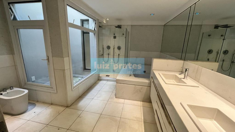 Imagem Apartamento com 3 Quartos à Venda, 326 m² em Moinhos De Vento - Porto Alegre