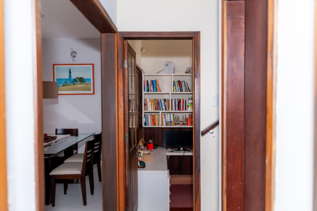 Imagem Casa com 5 Quartos à Venda, 300 m² em Estreito - Florianópolis Imagem Casa com 5 Quartos à Venda, 300 m² em Estreito - Florianópolis