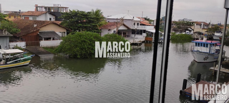 Imagem Casa com 3 Quartos à Venda, 400 m² em Centro - Balneário Barra Do Sul
