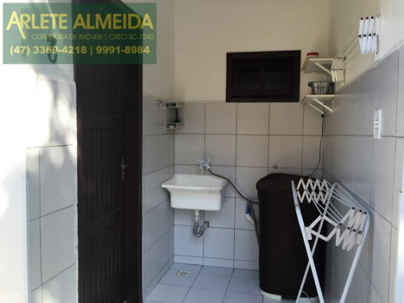 Imagem Casa com 2 Quartos para Alugar ou Temporada, 35 m² em Centro - Porto Belo Imagem Casa com 2 Quartos para Alugar ou Temporada, 35 m² em Centro - Porto Belo