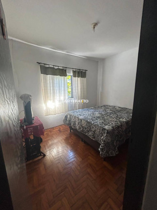 Imagem Casa com 3 Quartos à Venda, 250 m²