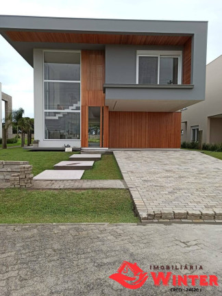 Imagem Casa com 6 Quartos à Venda, em Capão Da Canoa Imagem Casa com 6 Quartos à Venda, em Capão Da Canoa