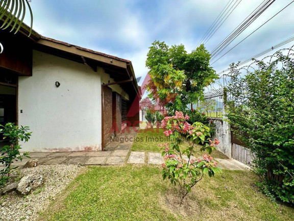 Imagem Casa com 4 Quartos à Venda, 277 m² em Centro - Ubatuba Imagem Casa com 4 Quartos à Venda, 277 m² em Centro - Ubatuba