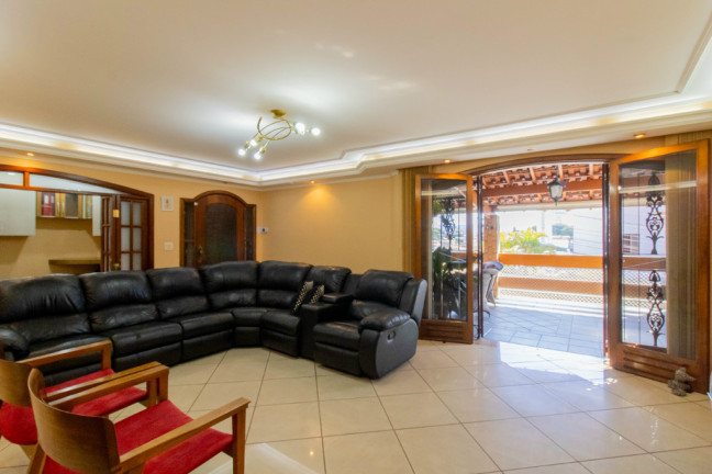 Imagem Casa com 3 Quartos à Venda, 331 m² em Vila Galvão - Guarulhos Imagem Casa com 3 Quartos à Venda, 331 m² em Vila Galvão - Guarulhos