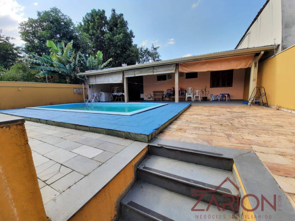 Casa com 6 Quartos à Venda, 597 m² em Vila São José - Taubaté