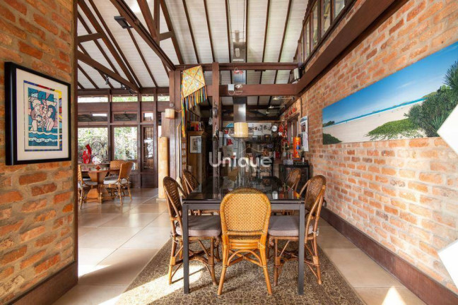 Imagem Casa com 7 Quartos à Venda, 454 m² em Ferradura - Armação Dos Búzios Imagem Casa com 7 Quartos à Venda, 454 m² em Ferradura - Armação Dos Búzios