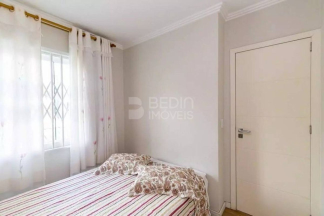Imagem Sobrado com 3 Quartos à Venda, 157 m² em água Verde - Curitiba Imagem Sobrado com 3 Quartos à Venda, 157 m² em água Verde - Curitiba