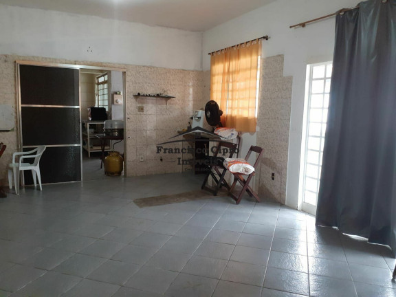 Imagem Casa com 3 Quartos à Venda, 300 m² em São Dimas - Guaratinguetá Imagem Casa com 3 Quartos à Venda, 300 m² em São Dimas - Guaratinguetá