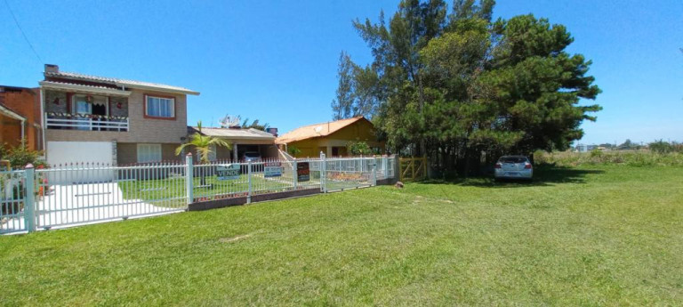Imagem Sobrado com 5 Quartos à Venda, 240 m² em Sereia Do Mar - Arroio Do Sal Imagem Sobrado com 5 Quartos à Venda, 240 m² em Sereia Do Mar - Arroio Do Sal