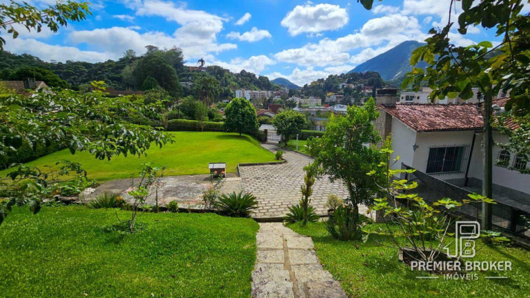 Imagem Casa com 3 Quartos à Venda, 240 m² em Bom Retiro - Teresópolis Imagem Casa com 3 Quartos à Venda, 240 m² em Bom Retiro - Teresópolis