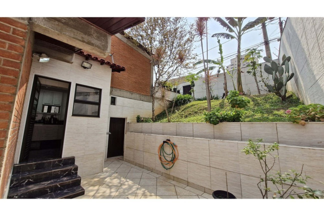 Imagem Casa com 3 Quartos à Venda, 535 m² em Vila Suzana - São Paulo Imagem Casa com 3 Quartos à Venda, 535 m² em Vila Suzana - São Paulo