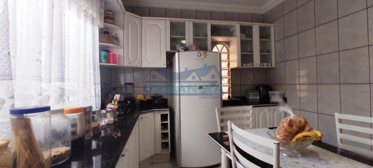 Imagem Casa com 3 Quartos à Venda, 216 m² em Jardim Icaray - Birigui