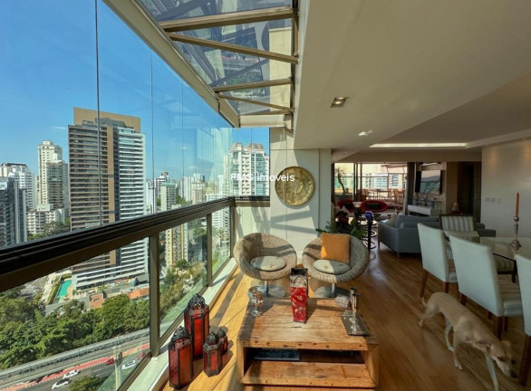 Imagem Imóvel com 3 Quartos à Venda, 240 m² em Brooklin Paulista - São Paulo Imagem Imóvel com 3 Quartos à Venda, 240 m² em Brooklin Paulista - São Paulo